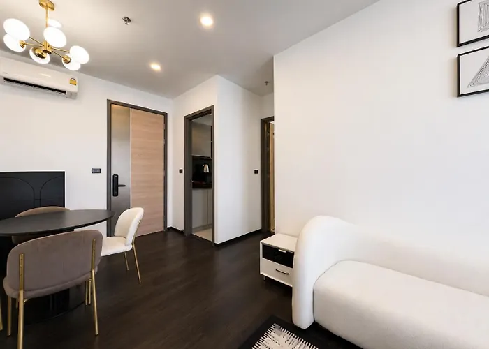 2br Partial River Long Spacious