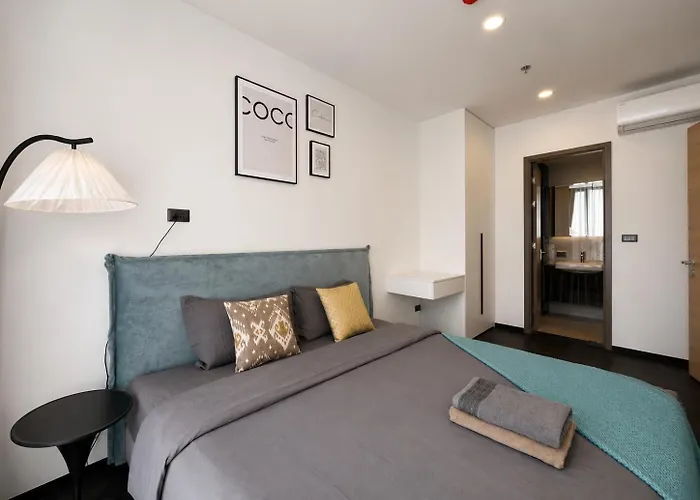 Apartment 2br Partial River Long Spacious