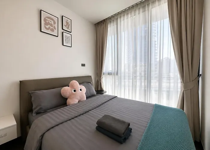 2br Partial River Long Spacious Apartment *