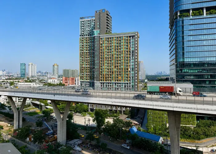 Apartment 2br Partial River Long Spacious